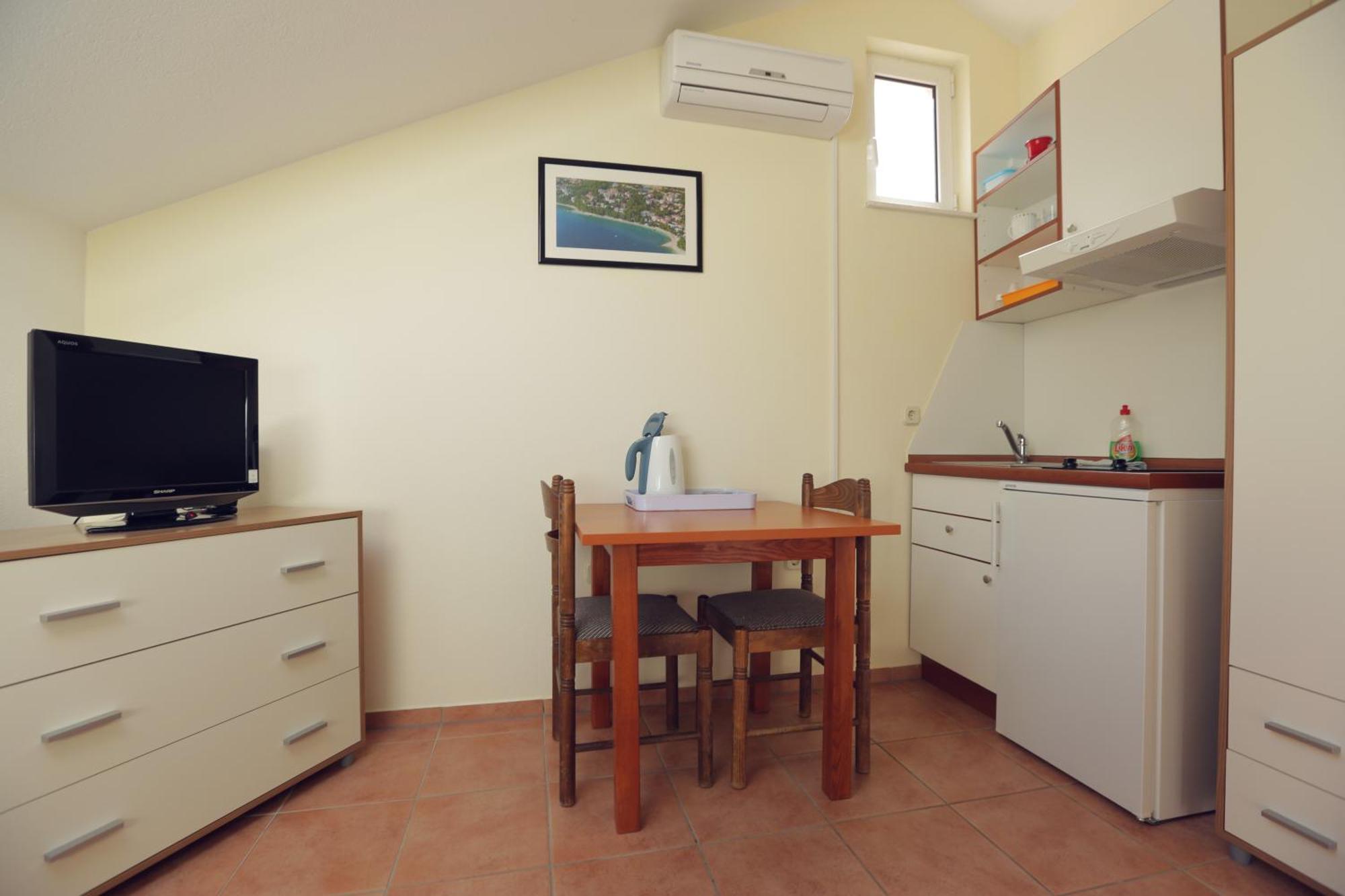 Apartments Vila Adrijana & Fitness Studio Wolf Bv Baška Voda Zimmer foto