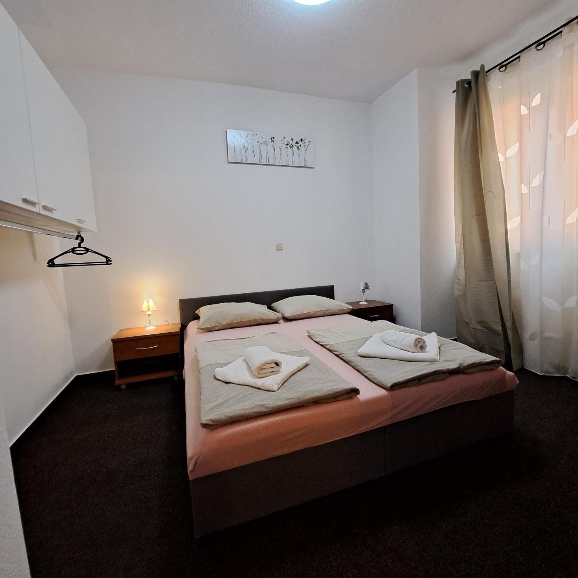 Apartments Vila Adrijana & Fitness Studio Wolf Bv Baška Voda Zimmer foto